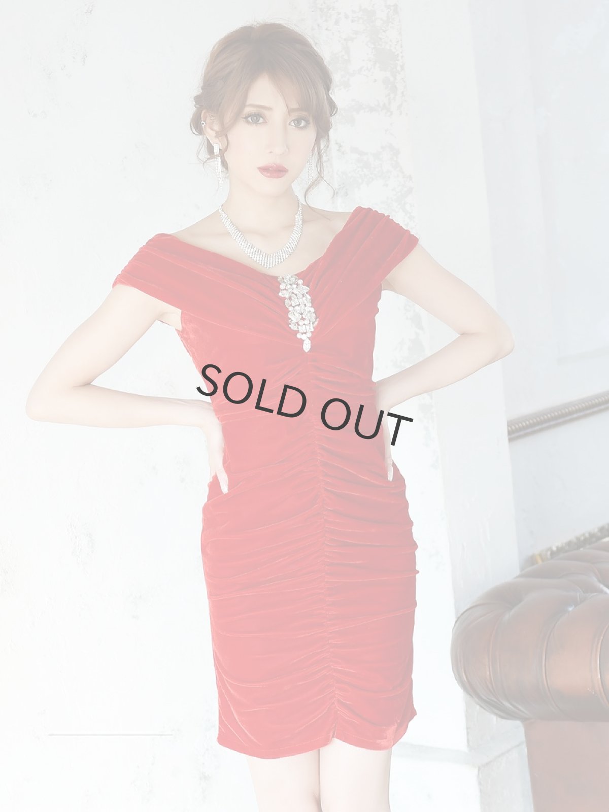 画像5: ミニドレス ベロア 赤 ワイン オフショルダー Belsia(S/M/L/XL)(レッド) (5)