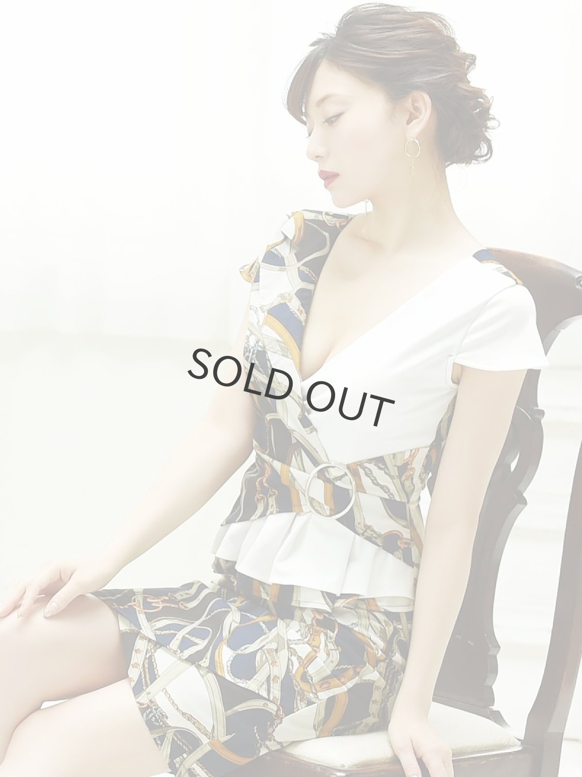 画像3: チェーン柄 トレンド タイト Vカット 袖付き Belsia(S/M/L)(ブラック/ホワイト) (3)