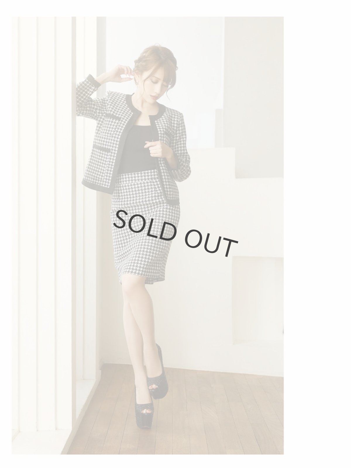 画像2: 千鳥柄 ノーカラー タイト 13号スーツ 膝丈 Belsia.LUX(S/M/L/XL)(ブラック) (2)