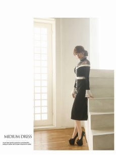 画像2: 膝丈 ハイネック ベルスリーブ 長袖 モノトーン Belsia(S/M/L)(ブラック) (2)
