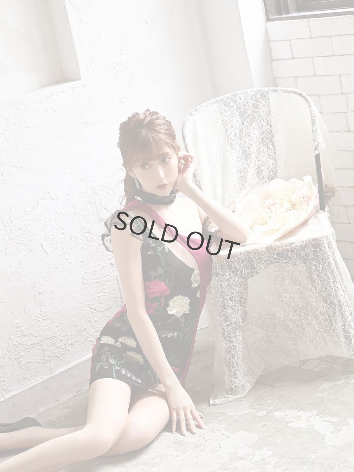 画像5: キャバドレス ミニ ワインレッド 花柄 袖付き ワンショルダー ホルターネック Belsia(S/M/L)(ブラック×ワイン/ピンク×ブラック) (5)