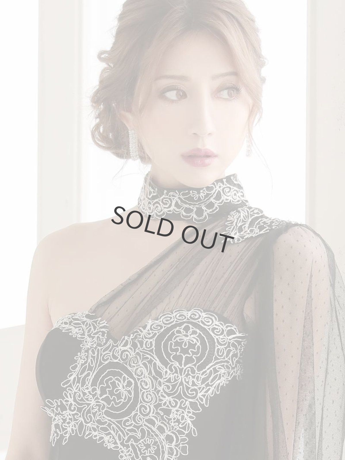 画像3: 刺繍 アシンメトリー ドットチュール ワンショルダー 黒 Belsia(S/M/L/XL)(ブラック) (3)