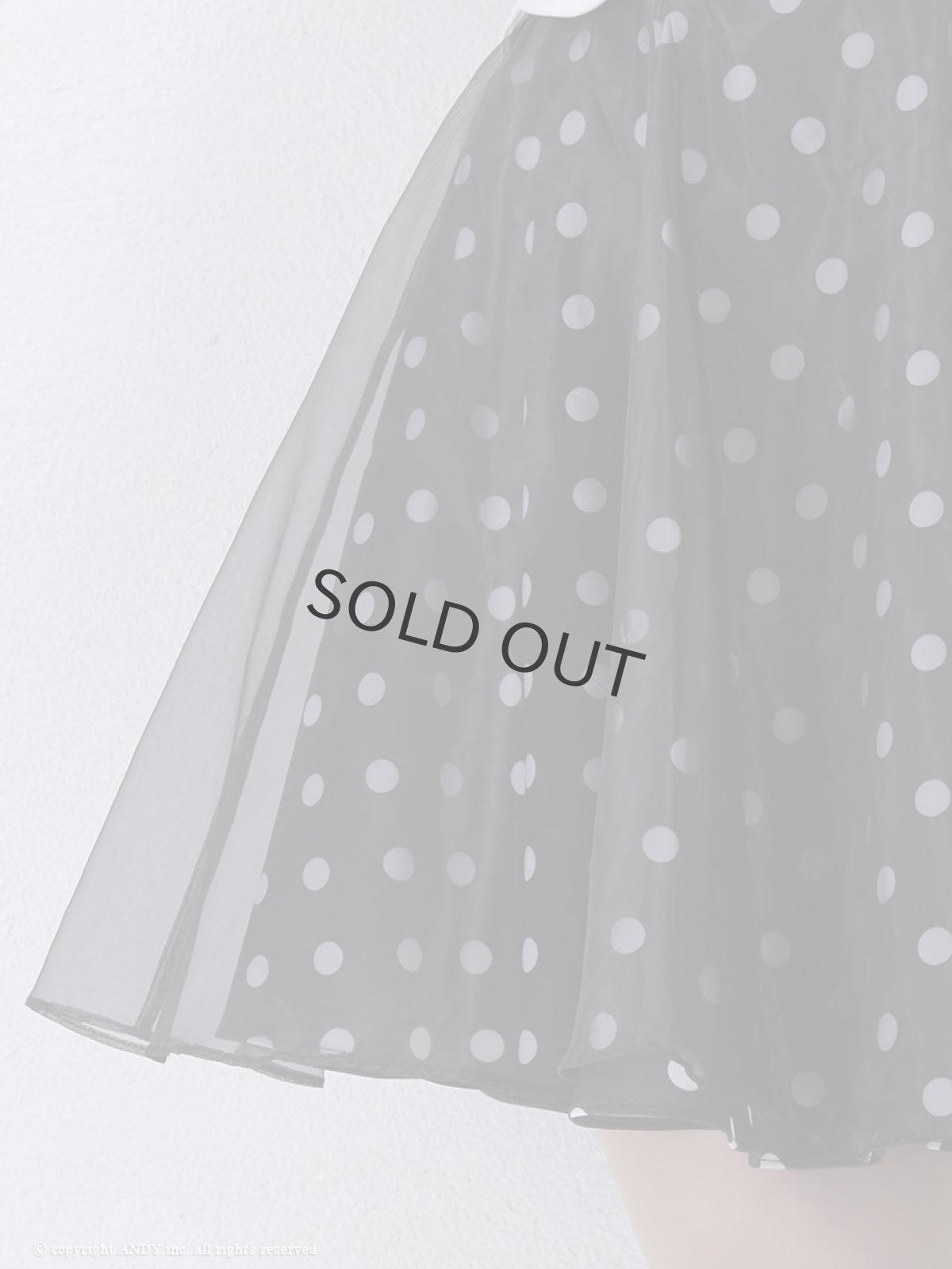 画像3: セットアップ キャバ ドレス ITK ドット 水玉 オフショル フレア an(S)(ホワイト×ブラック) (3)