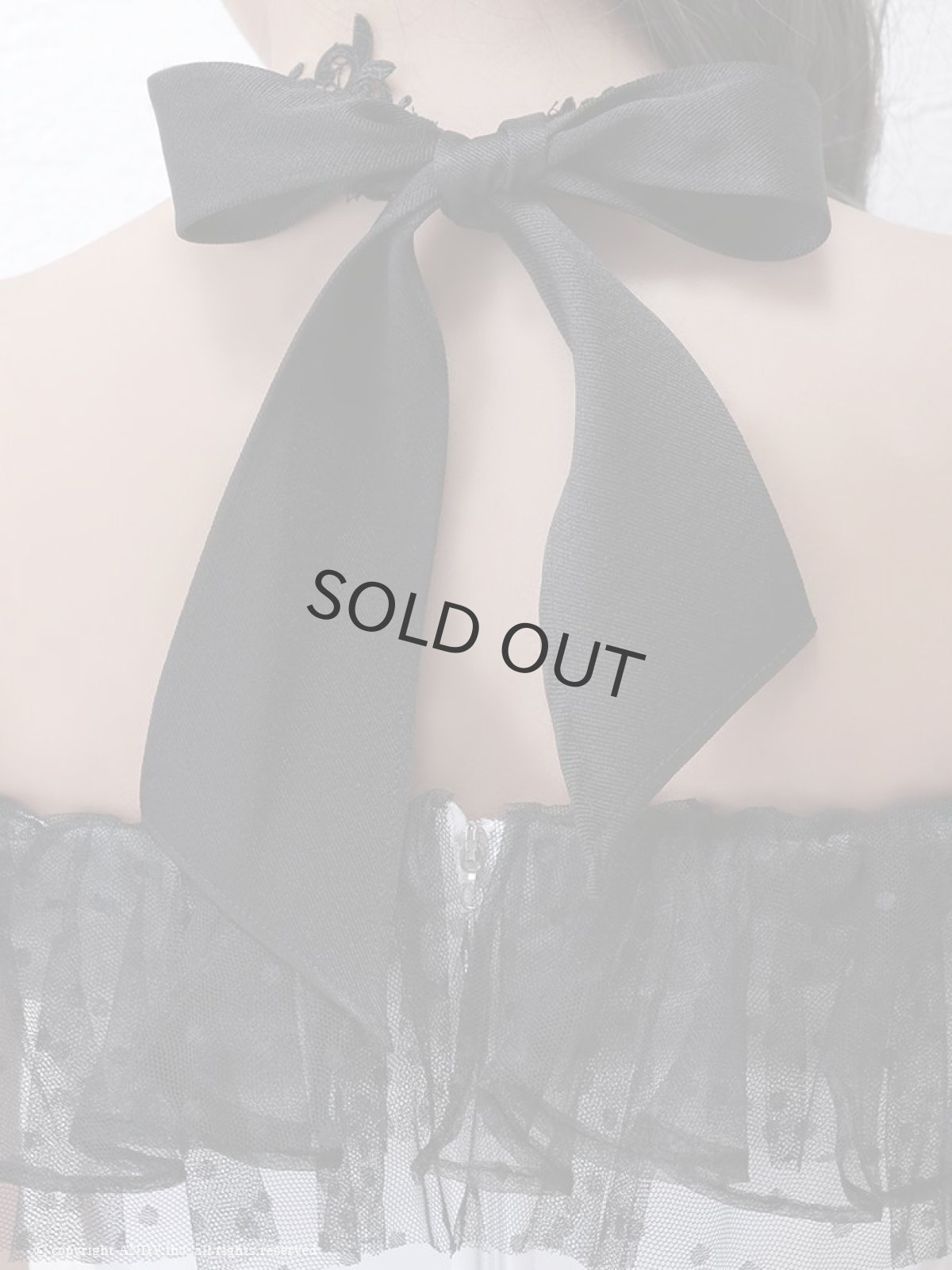 画像4: セットアップ キャバ ドレス ITK ドット 水玉 オフショル フレア an(S)(ホワイト×ブラック) (4)