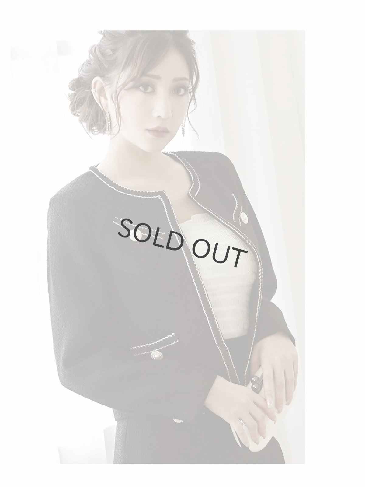 画像4: ツイード ノーカラー パール ミニ丈 レディーススーツ Belsia(S/M/L)(ブラック/ホワイト) (4)