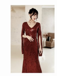 画像5: キャバドレス ロング フレア袖 マーメイド イベント 袖付きロング Vカット Belsia(M/L)(ワイン/ブラック) (5)