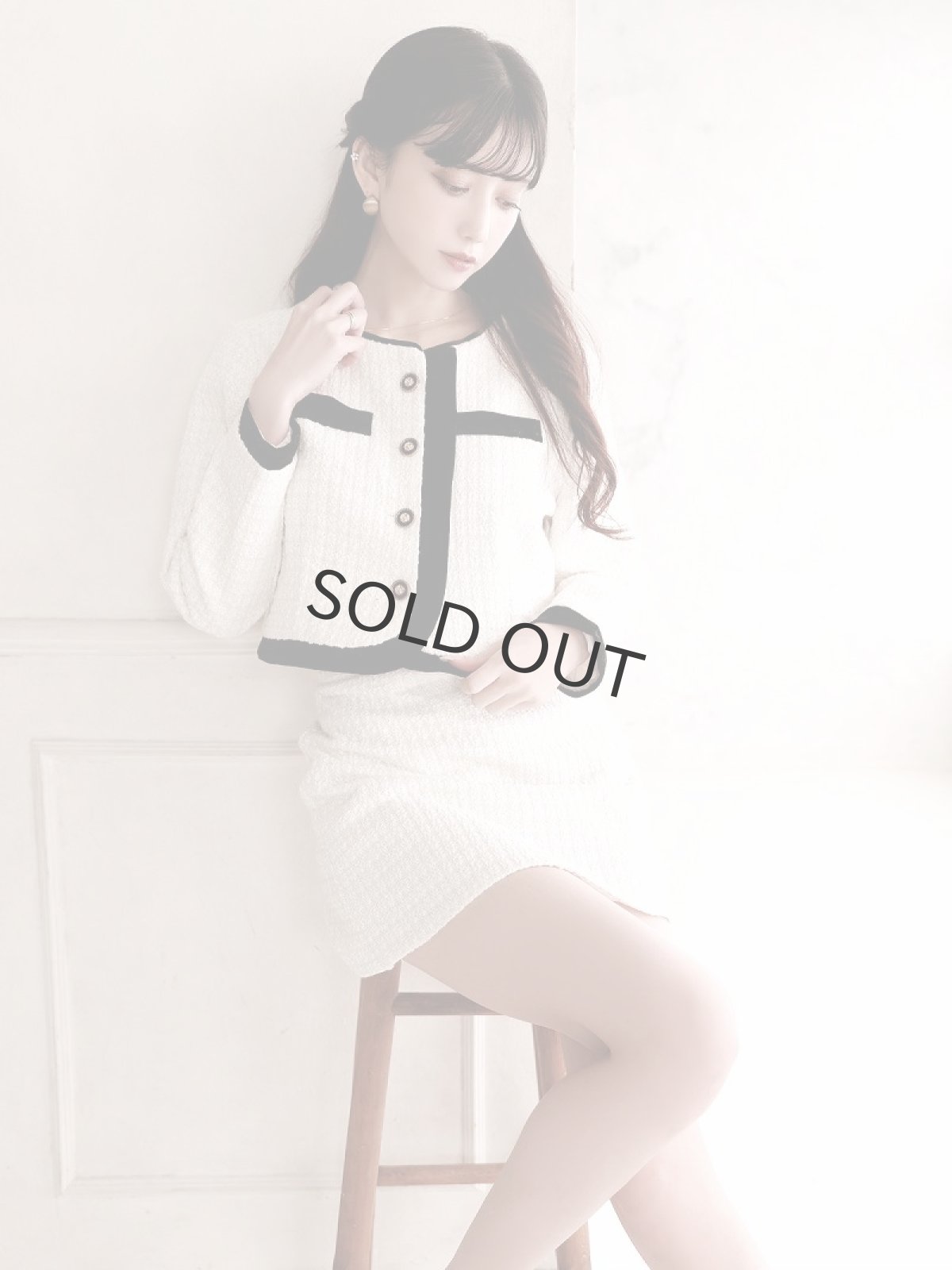 画像4: キャバスーツ ツイード 厚手 ノーカラースーツ タイトスーツ ミニスーツ Belsia(S/M/L)(オフホワイト/ワイン/グレー) (4)