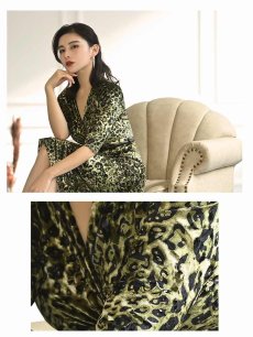 画像3: ワンピース キャバドレス 袖付 レオパード ベロア カシュクール 大人 DaysPiece(S/M/L/XL(2L))(ブラック/グリーン) (3)