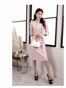 画像2: キャバスーツ シンプル 無地 ノーカラージャケット ワンピース 大きいサイズ Belsia(S/M/L/XL/3L)(ピンク/グレー) (2)