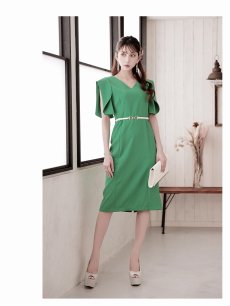画像2: ワンピース キャバドレス グリーン フォーマルドレス ミディ丈 膝丈 フリル袖 Belsia(S/M/L/XL(2L))(グリーン) (2)