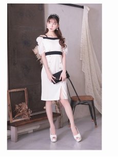 画像2: ※一部予約販売※キャバドレス ミニ 袖付き シフォン袖 韓国風 クラシカル オフショル Belsia(S/M/L/XL(2L))(ブラック/ホワイト) (2)