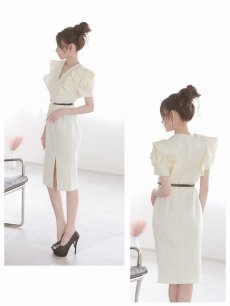 画像5: ワンピース キャバドレス 同伴 膝丈 上質生地 フリル襟 小顔効果 Belsia(S/M/L/XL(2L))(アイボリー) (5)