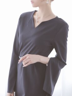 画像4: ワンピース キャバドレス 膝丈ドレス ネイビー ケープスリット 長袖 ベルト付き Belsia(S/M/L/XL(2L))(ネイビー) (4)